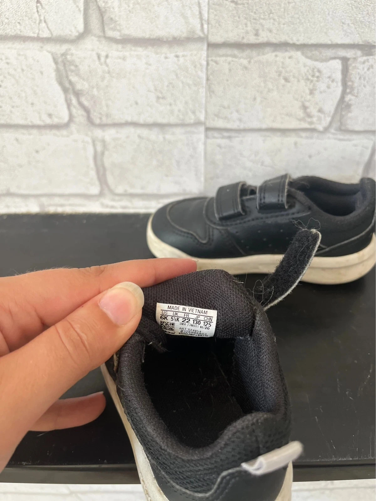 Baskets Adidas baby zwart – Maat 22 – Goede staat – photo 3